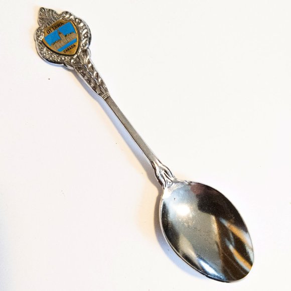 Vintage OTTAWA Ontario Canada Collectible Spoon Canada Memorabilia Parliament - Picture 1 of 2